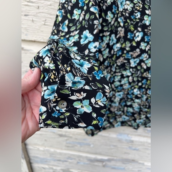 J Jill Ditsy Floral Button-Down Long-Sleeve Feminine Blouse Top Tunic S - Picture 5 of 8